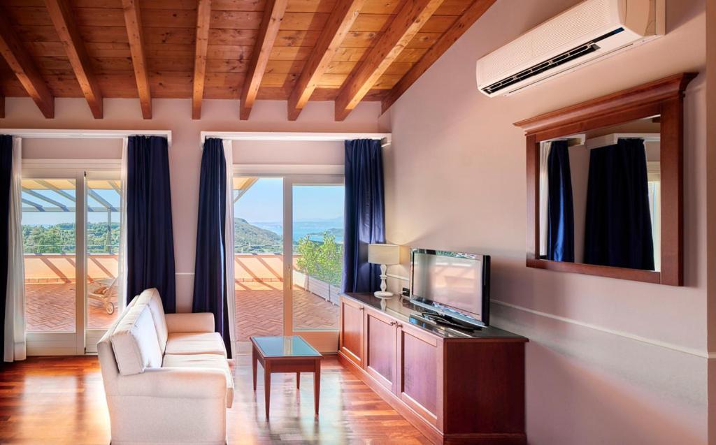 Hotel Boffenigo - The Golden Hour กอสเตร์มาโน ภายนอก รูปภาพ