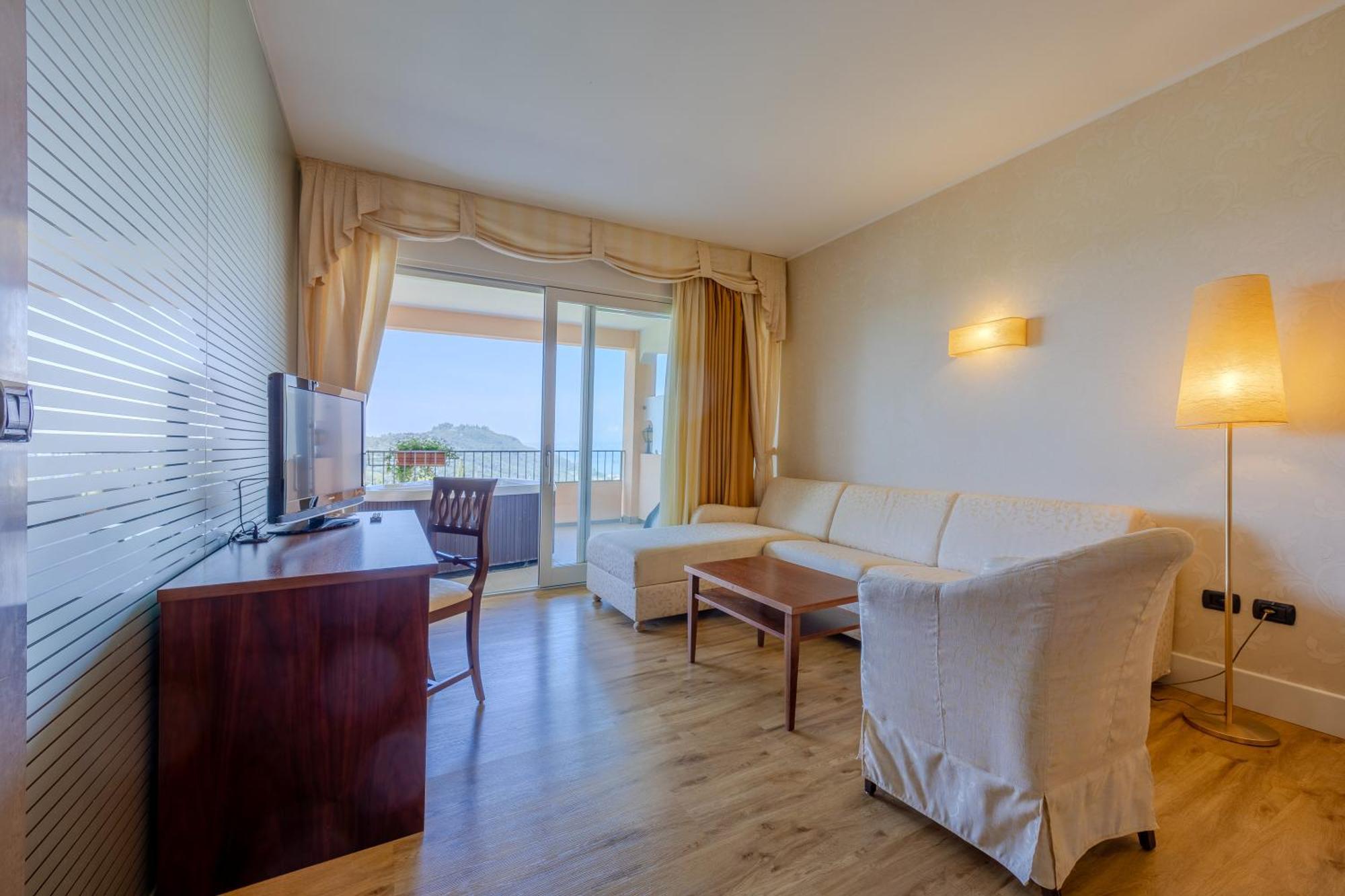 Hotel Boffenigo - The Golden Hour กอสเตร์มาโน ภายนอก รูปภาพ